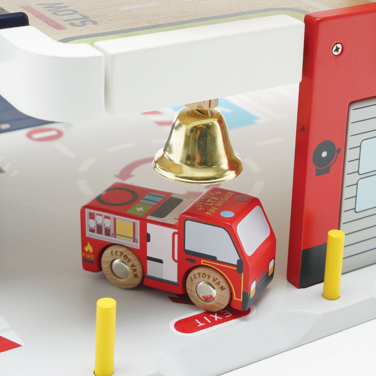 Le toy van store fire station